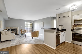 6902 Mary Caroline Cir Unit E, Alexandria, VA 22310