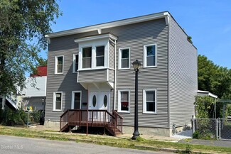 15-17 4th St, Waterford, NY 12188