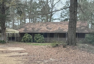 457 Graves Rd, Ellisville, MS 39437