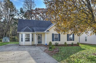 3134 Misty Creek Dr, Charlotte, NC 28269