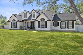 280 Stonegate Dr, Johnson City, TX 78636