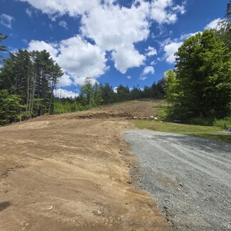 214 S Main St, Newport, NH 03773
