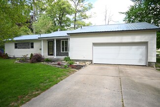 5830 O'Neil St, Twin Lake, MI 49457