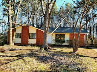 6245 Snowcrest Ct, Charlotte, NC 28212