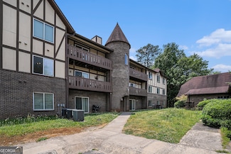 1017 Camelot Dr, Atlanta, GA 30349