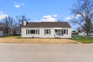 1901 Wilcox St, Crest Hill, IL 60403