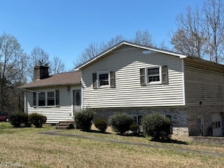 165 Rockaway Dr, Winston Salem, NC 27107