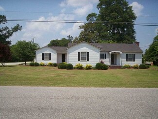 400 E Richardson Ave, Hemingway, SC 29554