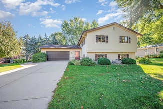 732 Lathrop Dr, Northfield, MN 55057