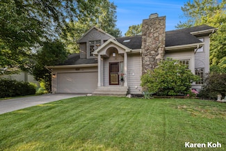 5268 E Woodmeade Ct SE, Ada, MI 49301
