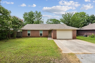 315 Oakwood Cir, Denton, TX 76208