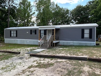 5240 Village Dr, Laurinburg, NC 28352