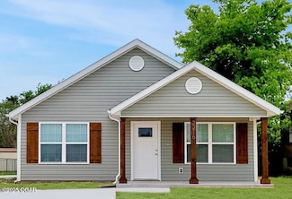2216 & 1/2 Connor Ave, Joplin, MO 64804