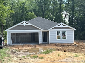 5829 Panther Dr, Hope Mills, NC 28348