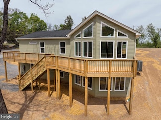 860 Khyber Pass Rd, Skyland Estates, VA 22642