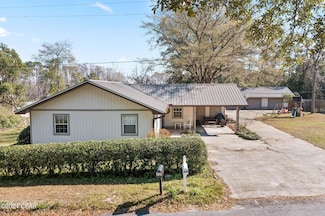 601 Pear St, Chipley, FL 32428