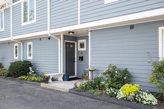 11 van Zant St Unit 4, Norwalk, CT 06855