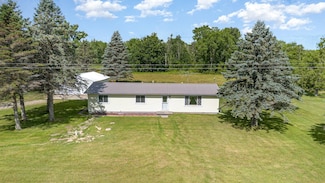 5133 N 8 Mile Rd, Pinconning, MI 48650