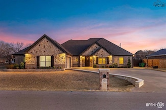 305 Driftwood Dr, Wichita Falls, TX 76308