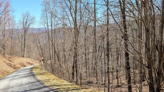 67 Waterdance Dr, Cullowhee, NC 28723