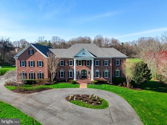 9722 Arnon Chapel Rd, Great Falls, VA 22066