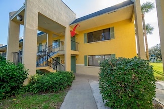 720 Meadows Cir, Boynton Beach, FL 33436