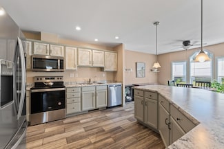 16 Pauline St, Sabattus, ME 04280