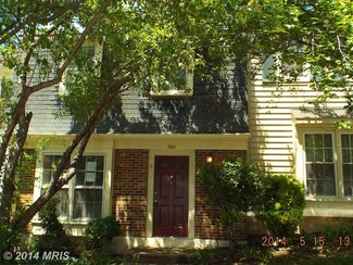 7464 Towchester Ct, Alexandria, VA 22315
