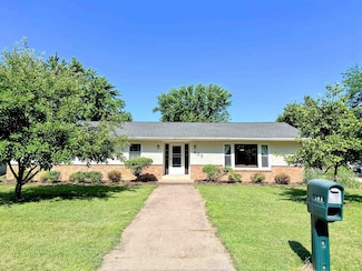 403 S State St, Prairie Du Chien, WI 53821