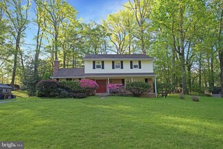 12009 Vale Rd, Oakton, VA 22124