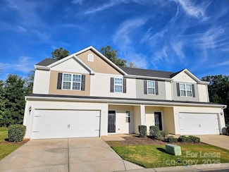 8119 Paw Club Dr, Charlotte, NC 28214