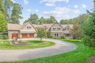 8828 Willett Ln, Bent Mountain, VA 24059