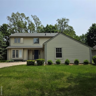 1872 Flemington Dr, Troy, MI 48098