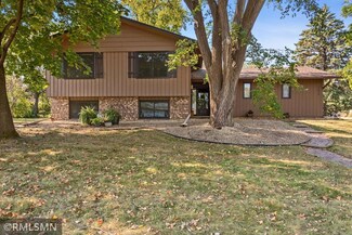 11517 Mississippi Dr N, Champlin, MN 55316