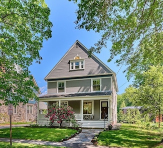 57 Dryads Green, Northampton, MA 01060