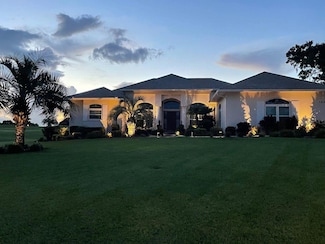 7042 Montreal Dr, Lakeland, FL 33810