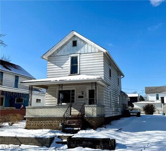 349 N 11th St, Coshocton, OH 43812
