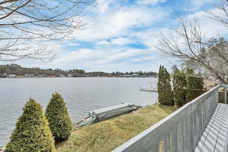 29 Bay Shore Dr, Sanbornton, NH 03269