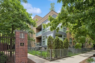 1307 W Wrightwood Ave Unit 201, Chicago, IL 60614