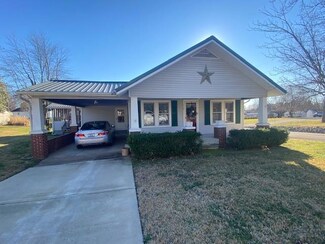 117 W 7th St, Livermore, KY 42352