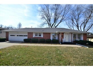 7142 El Rancho Ave, Windsor Heights, IA 50324