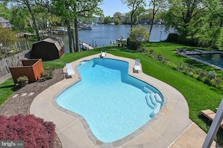 857 Spriggs Ct, Arnold, MD 21012