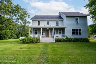 310 Pine St, Corinth, NY 12822