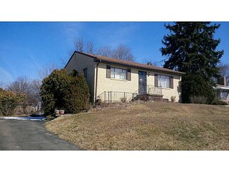 620 Mcgovern Rd, Houston, PA 15342