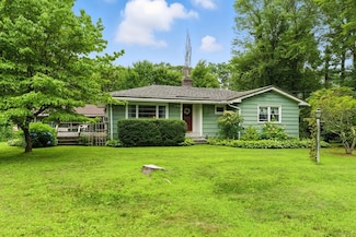 20 Harney St, West Springfield, MA 01089