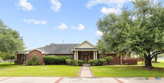 803 S Converse St, Flatonia, TX 78941
