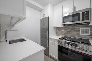 240 E 76th St Unit 5B, New York, NY 10021