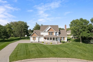 6469 Country Club Dr, Columbus, NE 68601