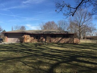 609 Mary Ln, Saint Anne, IL 60964