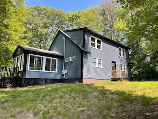 11 Pleasant St, Assonet, MA 02702